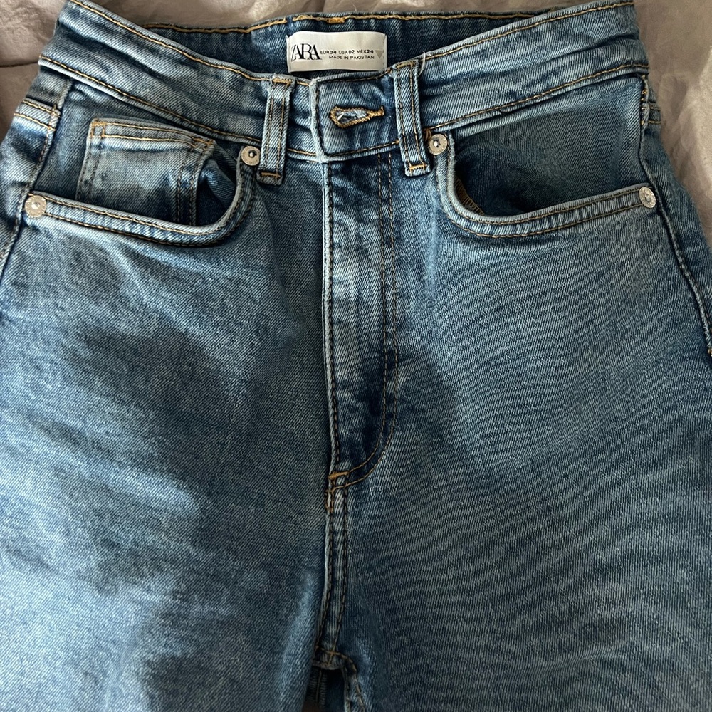 Zara jeans size 2 never worn